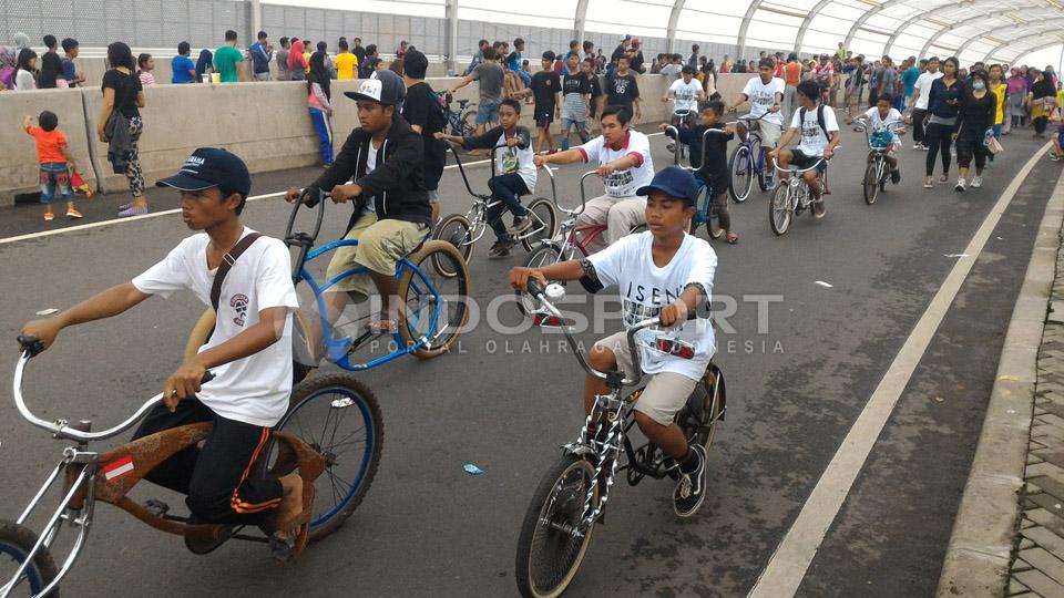 Sebuah komunitas sepeda unik hadir di CFD Bekasi.